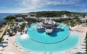 The Signature Level At Grand Palladium Lady Hamilton Resort & Spa